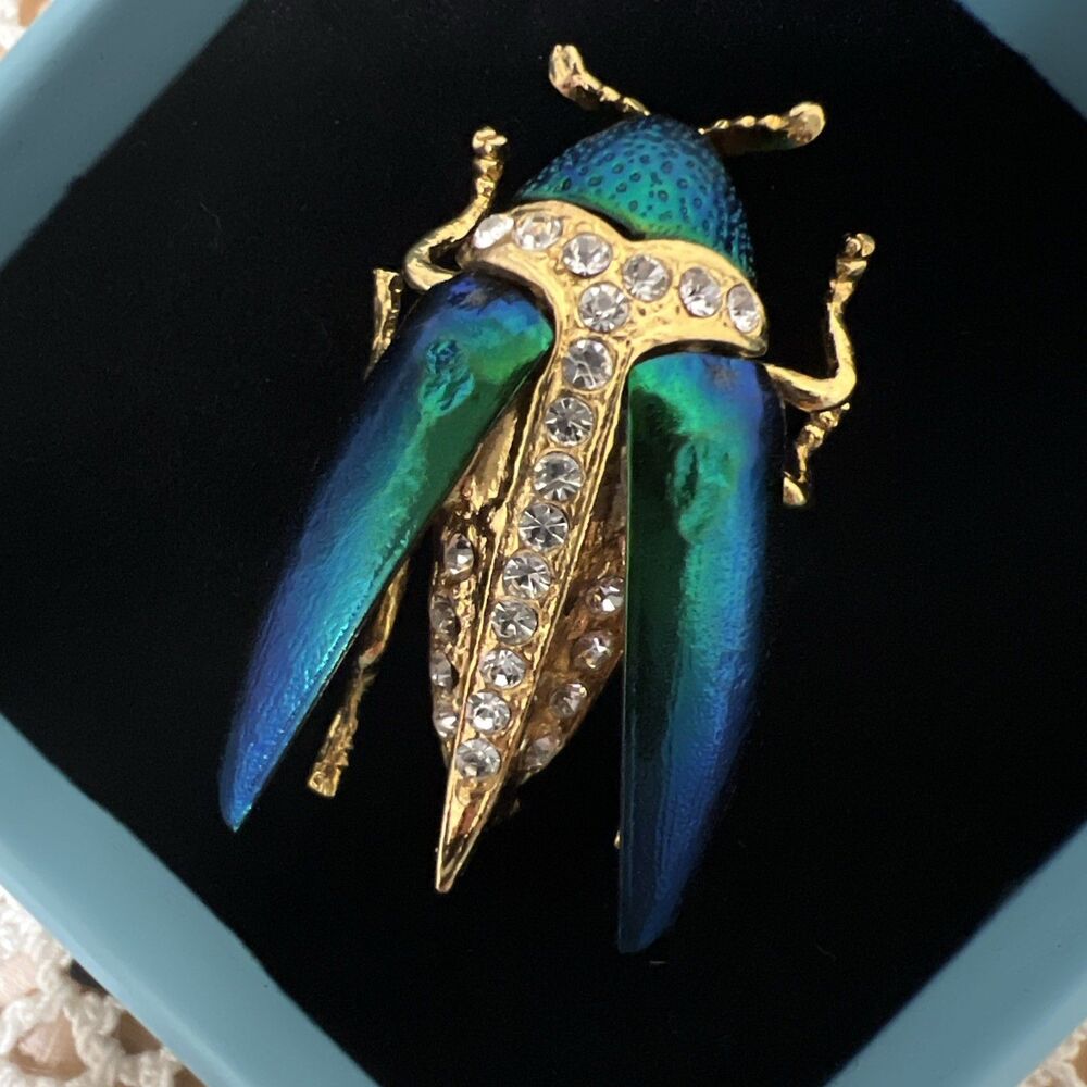 Beetle Wing Scarab Brooch Iridescent Emerald Rhinestone Gold Tone Pin - Picture 4 of 5